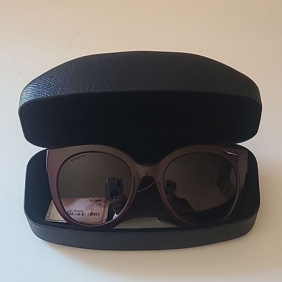 Salvatore Ferragamo Classic Logo Teacup 52mm Round Purple Red Magenta Sunglasses - Picture 9 of 14